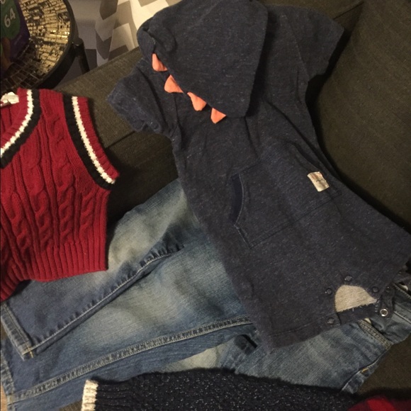 Box of boy clothes / toddler clothes - Picture 4 of 5